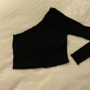 One shoulder long sleeve cropped top